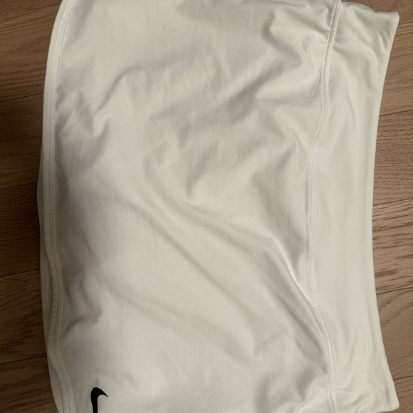 2 Nike tennis skirts size M - Picture 3 of 4